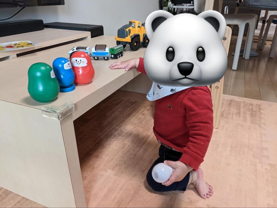 こどもちゃれんじ baby期の付属おもちゃで遊ぶ長男